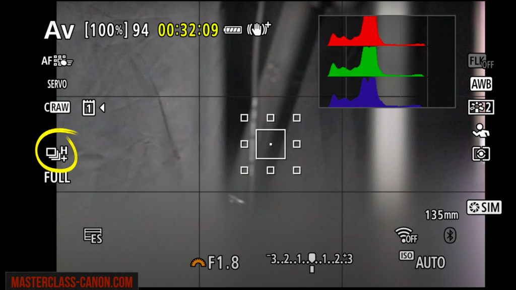 Menu sur l'écran du Canon R5 Mark avec la vitesse de rafale